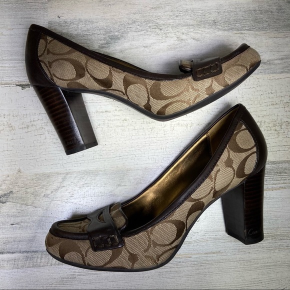 Coach Signature Logo Pumps - Picture 4 of 6